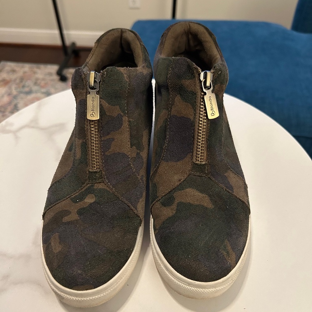 Blonde Waterproof Sneakers in Camo